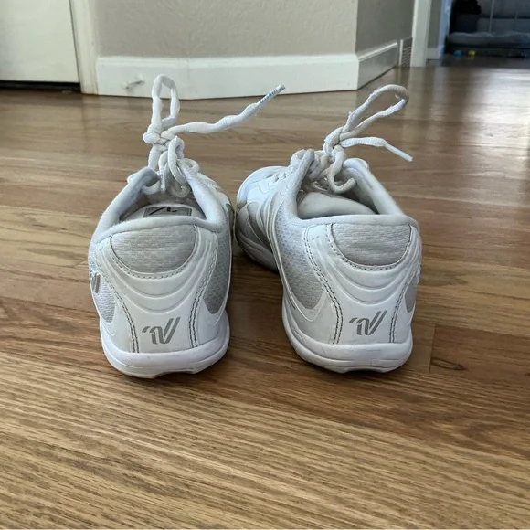 Varsity Rise Cheer Shoes Size 9.5 White - Picture 2 of 9